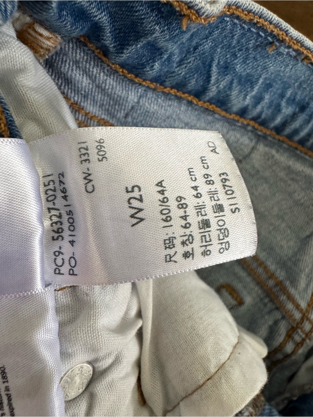 Levi's Light Blue Denim 501 Jeans with Leather Patch - Picture 6 of 9